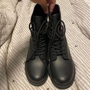Brand new boutique lace up rain boots (W9)
